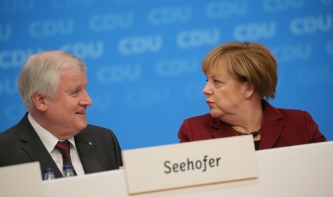 ХСС към Меркел: Горна граница за бежанците или опозиция - 1
