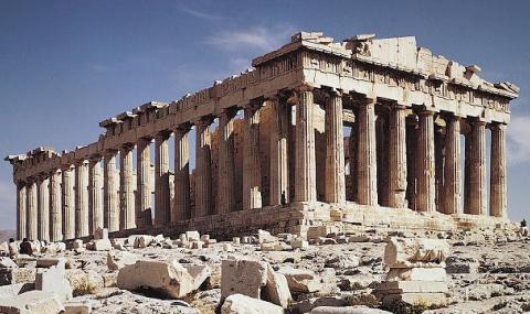 Мъж се самоуби със скок от атинския Акропол - 1