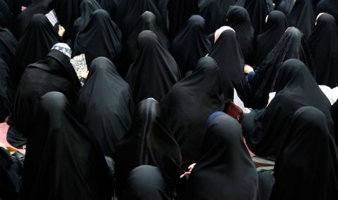 "Не на хиджаба": бунтът на жените в Иран - 1