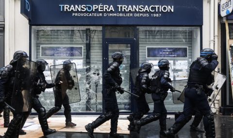 Поне 108 полицаи са ранени във Франция в сблъсъци с противници на пенсионната реформа в Деня на труда - 1
