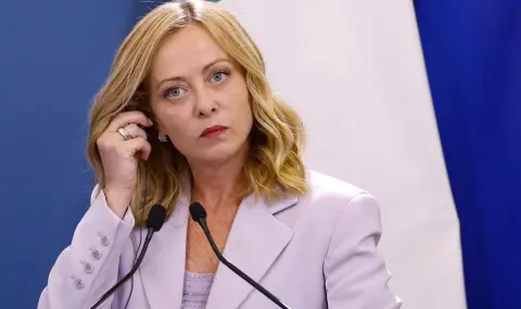 Забъркаха италианския премиер Джорджа Мелони в пoрнoскандал с голи снимки - 1