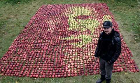 Направиха портрет на Стив Джобс от ябълки - 1