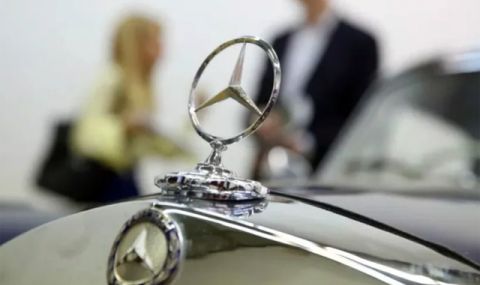 Фалира фирмата, произвеждаща трилъчевите звезди на Mercedes - 1