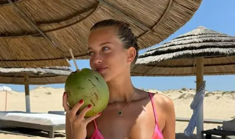 Гаджето на Ландо Норис нажени социалните мрежи с горещи кадри от Бали  - 1