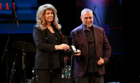 Пламен Димов и Радина Думанян спечелиха театралните награди "Икар" за главна мъжка и женска роля - 1