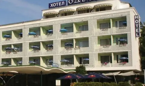 В морската ни столица започна битка за още една прекрасна сграда, носеща духа на стара Варна - хотел "Одесос" - 1