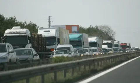 До 18.00 часа се променя движението в участък на АМ „Хемус“ - 1