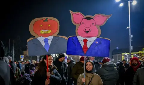 Протести срещу Борисов и Пеевски в столицата и големите градове на страната ОБЗОР