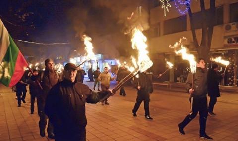 Факелно шествие в София срещу Ньойския договор - 1