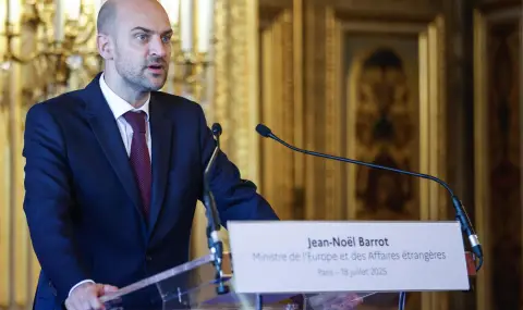 Френският външен министър Жан-Ноел Баро на визита в Киев в знак на подкрепа за Украйна - 1