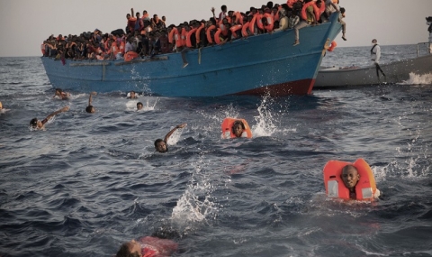 Датски политик: Трябва да се стреля по мигранти, плаващи към Европа - 1