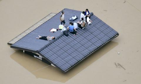 Порои потопиха Япония под вода (ВИДЕО+СНИМКИ) - 1