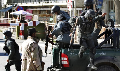 Афганистански полицай разстреля 11 свои колеги - 1