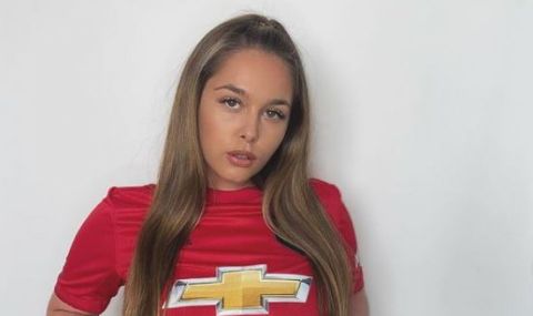 Фенка на Манчестър Юнайтед качи перверзен кадър в една от социалните мрежи (СНИМКА) - 1