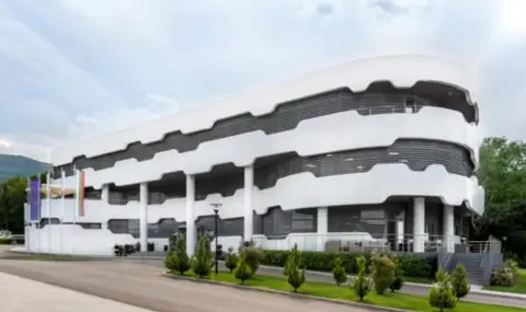 Втора лига с нов генерален спонсор до броени дни  - 1