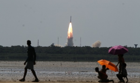 Индия изстреля ракета с 20 сателита - 1