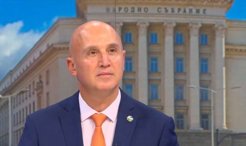 Димитър Найденов: Борисов явно не прави разлика между парламентарно мнозинство и правителство - 1