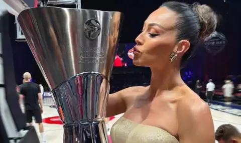 Секси водеща отразяваща Евролигата показа страхотна форма на плажа - 1