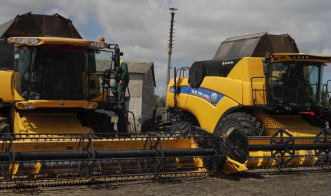 Украйна е събрала 17,5 милиона тона зърно досега - с 45 процента по-малко на годишна база - 1