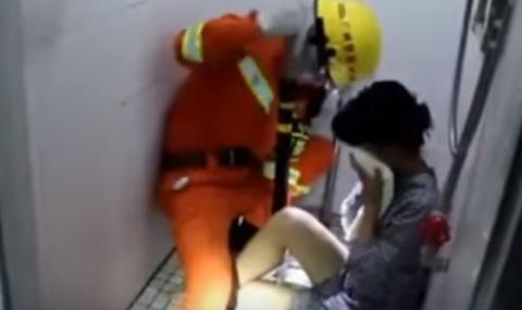 Китайка се заклещи за 6 часа в тоалетната (ВИДЕО) - 1