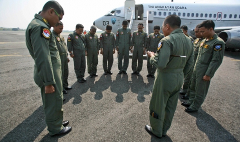 Търсят изчезналия самолет в Андаманско море - 1