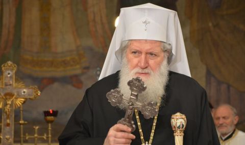 Неофит посреща мощите на Св. Евтимий - патриарх Търновски - 1
