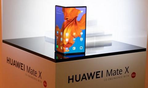 И Huawei отложи пускането на сгъваемия смартфон - 1