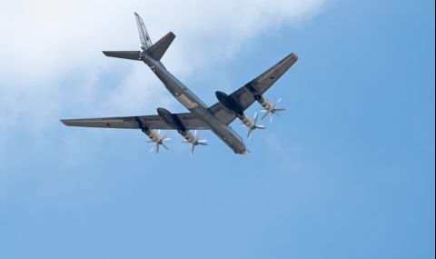Американски изтребители прехванаха два руски бомбардировача край Аляска  - 1
