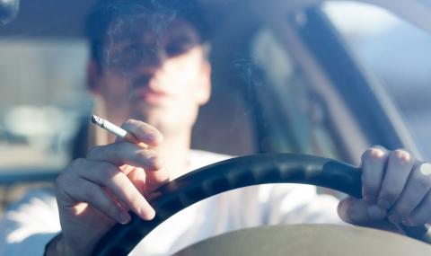 €1500 глоба за пушещите шофьори в Гърция - 1