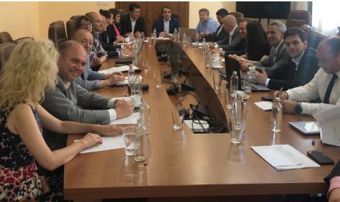 Коалицията се събра в Министерството на финансите- обсъждат програмата на кабинета "Василев"  - 1