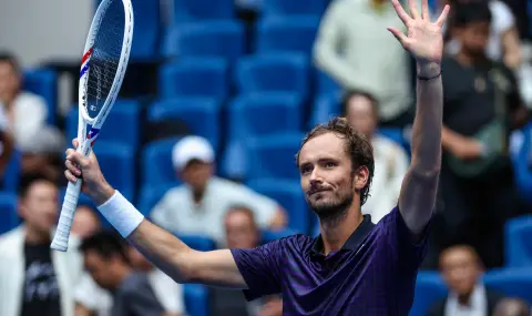 Даниил Медведев стартира с убедителна победа в Пекин - 1