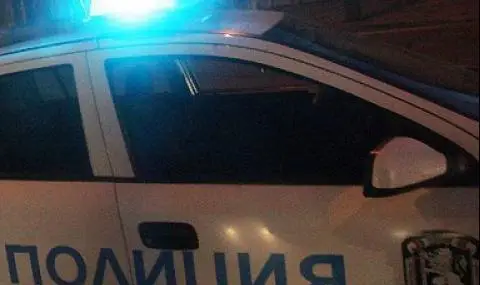 Шофьор се заби в патрулка в Хасково - 1