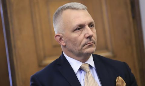 Хаджигенов: Време е да счупим идеята на Слави за референдум - 1