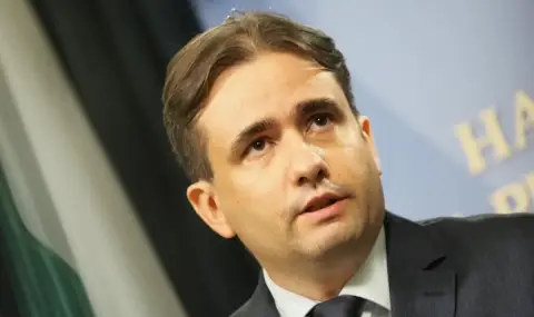 Божидар Божанов: Борисов е смачкан, притиснат, не решава той, а Пеевски - 1