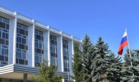 Руското посолство: Кремъл следи дискусиите в България за доставяне на оръжие за Украйна - 1