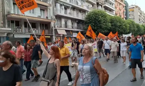 In Thessaloniki, they protested against the expensive life in front of Prime Minister Mitsotakis  - 1