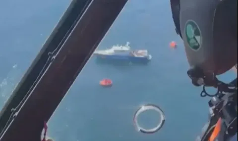 Двама моряци са леко пострадали при удара по кораба край Бяла
