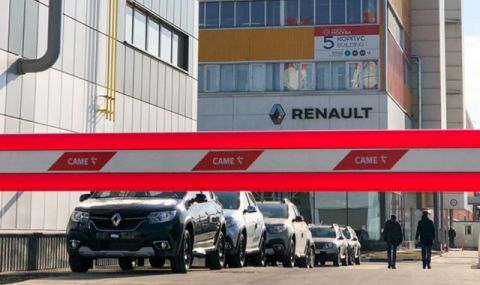 Руснаците отново могат да купуват нови автомобили Renault - 1