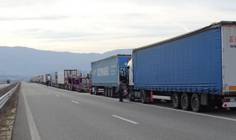 50 български камиона са блокирани на Хърватско-сръбската граница - 1