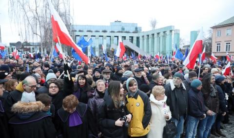 Хиляди на протест във Варшава - 1