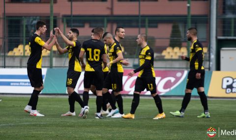 Ботев Пд громи със 7:0 тим от трета дивизия - 1