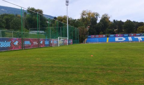Локомотив се измъчи в Дупница за място на 1/8-финалите за купата - 1