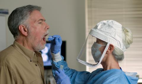 Тези хора не могат да пипнат COVID-19 - 1