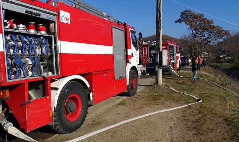 Жена обгоря при пожар в Студена, спаси сина си - 1