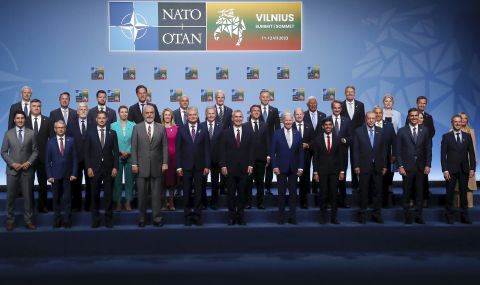 НАТО: Русия носи пълна отговорност за агресивната си война срещу Украйна - 1