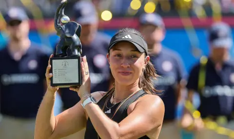 Джесика Пегула триумфира над Ига Швьонтек и грабна трофея в Бад Хомбург - 1