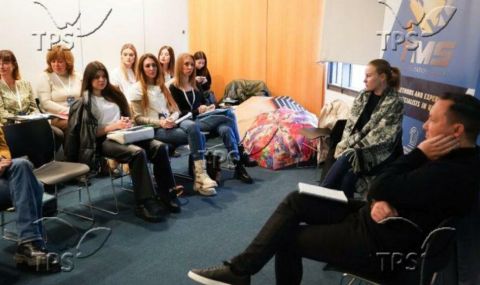 Израелци подкрепят украински войници на фронтовата линия с иновативна терапия срещу стрес  - 1