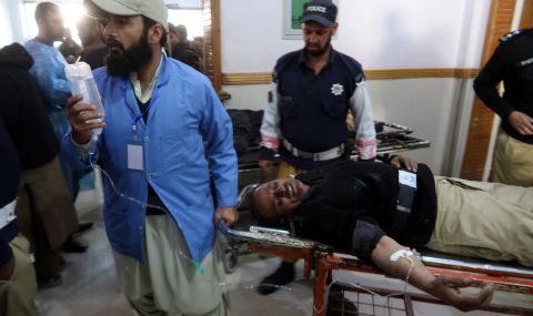Самоубийствена атака в Пакистан - 1