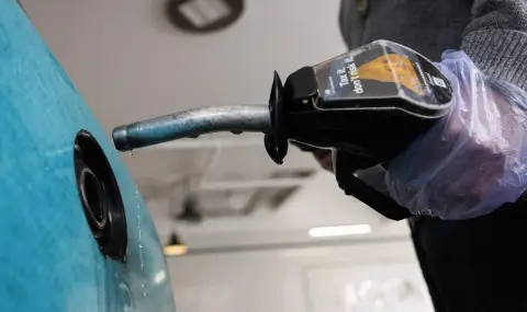 Цените на петрола скочиха след атака на най-голямото нефтено находище в света - 1