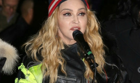 Мадона пя в подкрепа на Хилъри Клинтън - 1